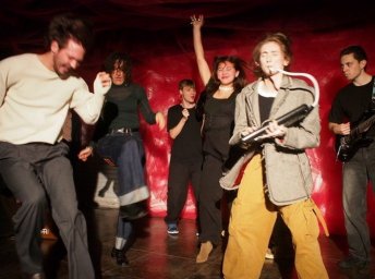 Гости фестиваля смогут участвовать в аукционе современного искусства на пользу фонда "Артист"